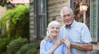 pareja de adultos mayores