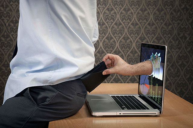 Identity theft adapts to move online