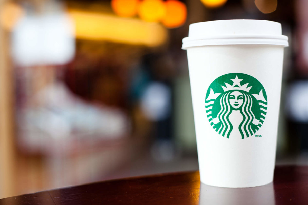 Starbucks may soon offer coffee rewards through a co-branded Visa Chase credit card