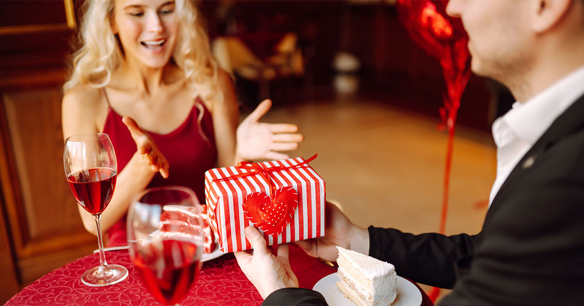 10 Valentine’s Day Money Do’s and Don’ts for Your Heart and Your Wallet